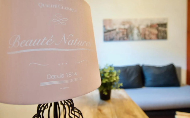 Standard Apartment by Hi5 - Nyugati square