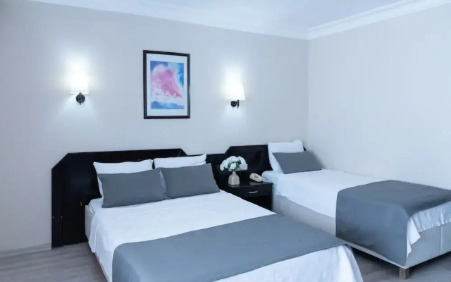 Fi̇la Otel Ayvalik