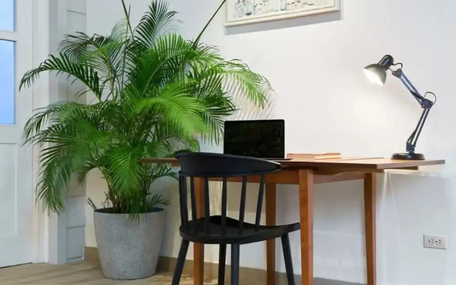Cozy 1BR With Balcony in Panama