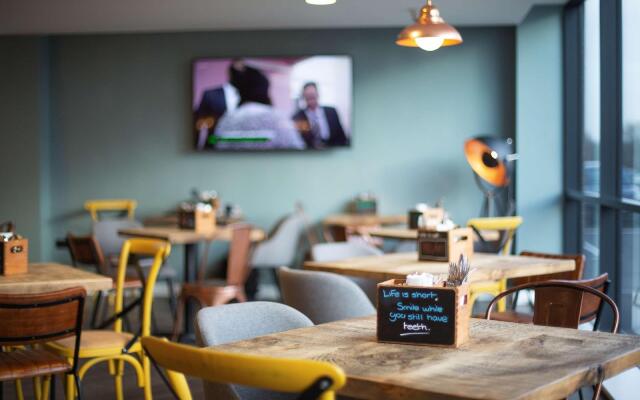 Holiday Inn - the niu, Loom Manchester North by IHG