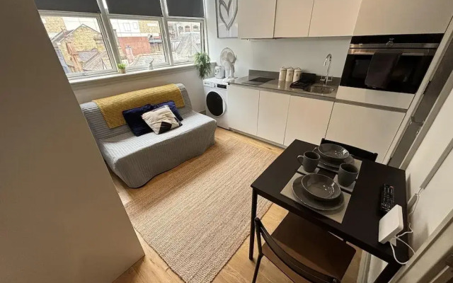 Sleeps 2 Studio -central Croydon London -wifi & Tv
