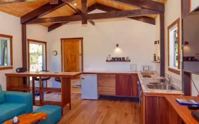 Kuaotunu Chalets