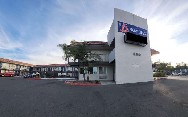 Studio 6 Suites San Ysidro, CA -San Diego South Bay