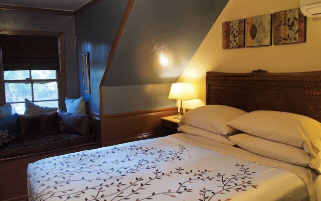 Strawberry Creek Inn Bed & Breakfast