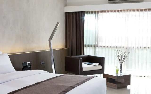 Nine Forty One Hotel