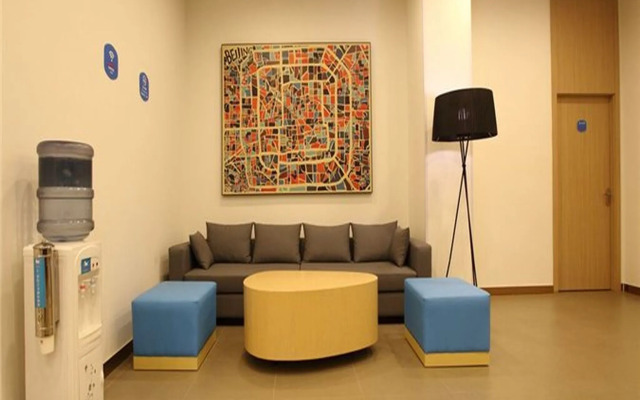 Hanting Hotel(South of Railway Station You'anmen B