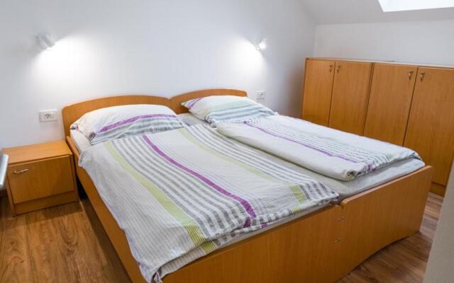 Apartments and Rooms Skok