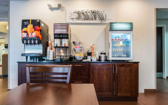 Sleep Inn & Suites Pittsburgh Airport