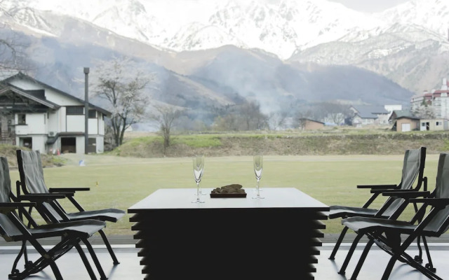 Snow Peak LAND STATION HAKUBA