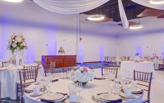 Hampton Inn & Suites Boston/Stoughton