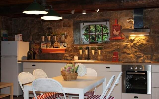 Lovely 6-bed Cottage in Braga Enjoy and Relax