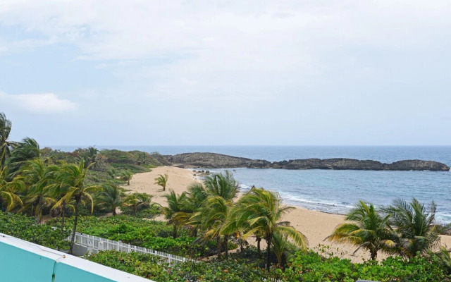 Tropical Caribbean Bungalow w/ Ocean Views & Pool