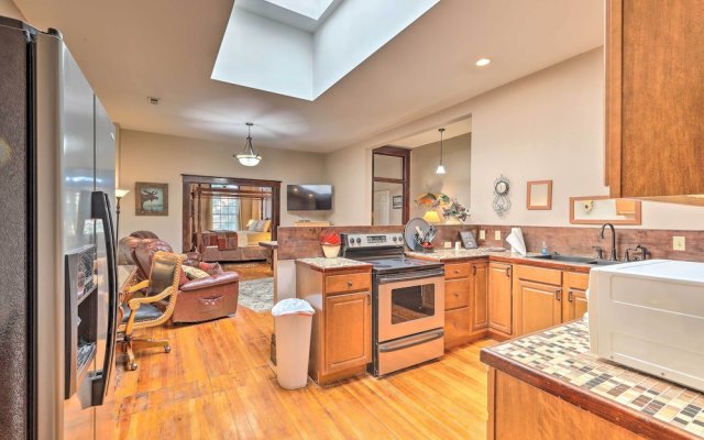 Apartment in the Heart of Yankton - Pets Welcome!