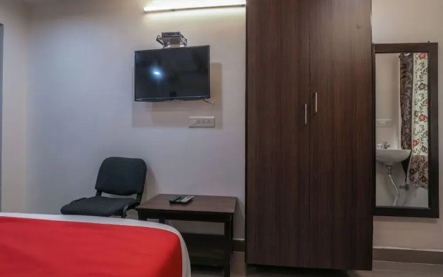 Hotel Gmt by OYO Rooms