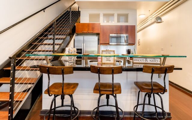 Cozy Atlantic Station Midtown Loft