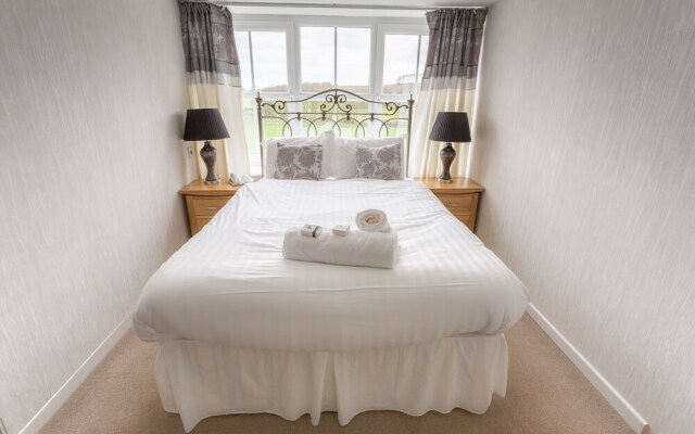 Westlakes Hotel and Restaurant