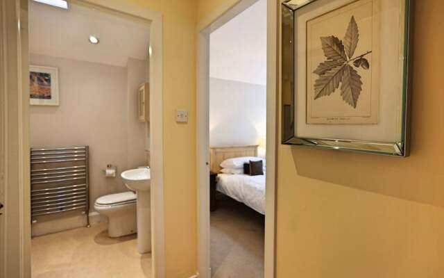 Wonderful Central Edinburgh Apartment