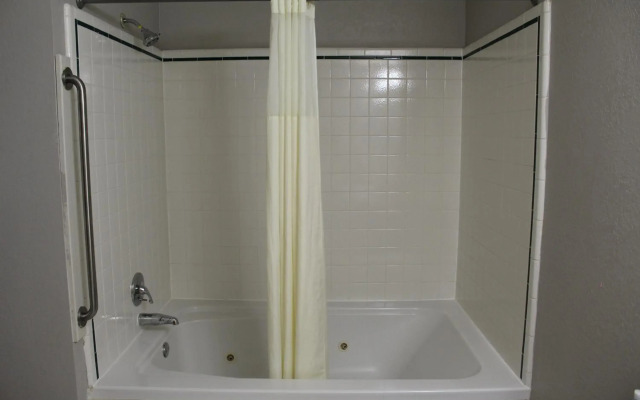 Quality Inn Crossville Near Cumberland Mountain State Park