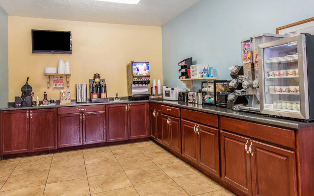 Quality Inn & Suites Salina National Forest Area