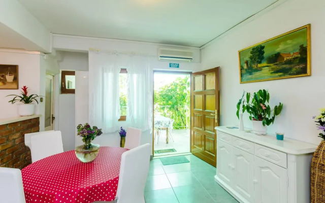 Apartment Ines