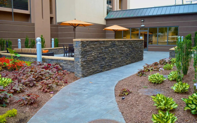 Courtyard By Marriott Vanderbilt-West End