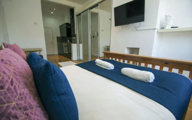 Cambridge Road Studio by Brighton Holiday Lets