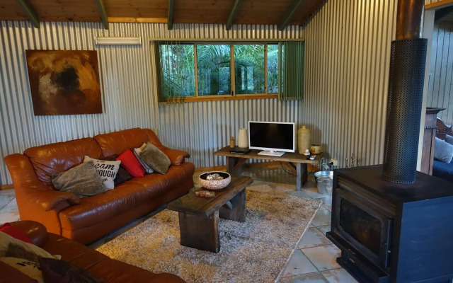 Treetops Accommodation Montville