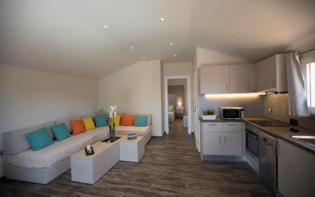 Makris Yialos Apartments