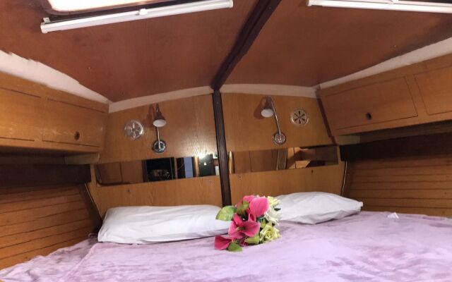 Bed & Boat Pinta 6