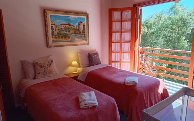 Chalé Belga - 1,2 km do Centro Turístico Capivari