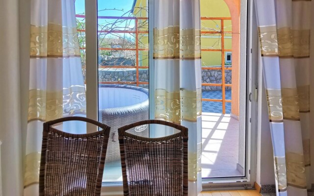 Amazing Apartment in Kastav With Jacuzzi, Wifi and 2 Bedrooms