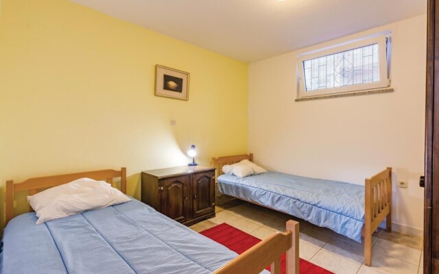 Beautiful Home in Vodnjan With Wifi and 5 Bedrooms
