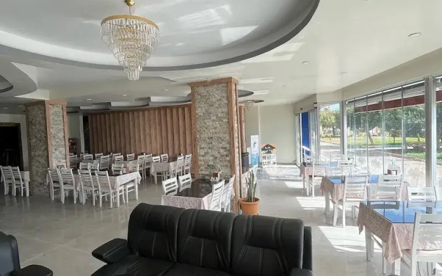 Peri Hotel