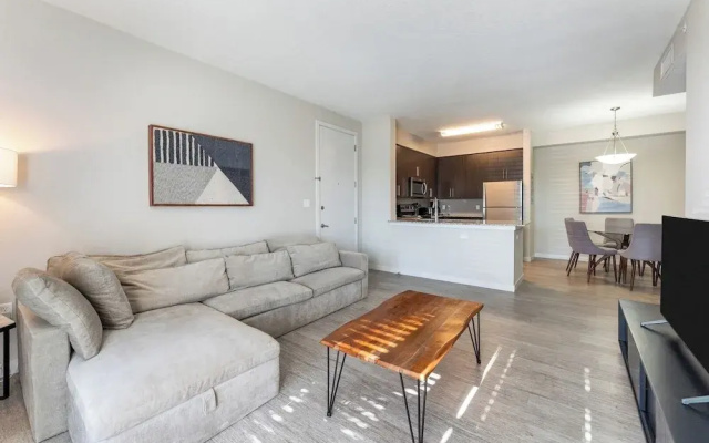 Daytona 2BR Getaway Parking Family & Pet-friendly