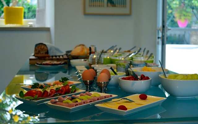 Flamboyant B&B