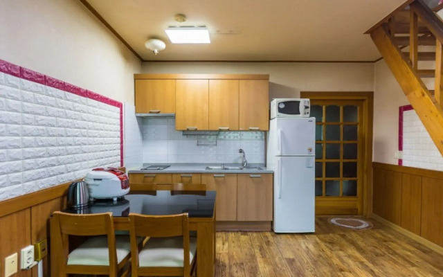 Uljin Blue Ara Pension