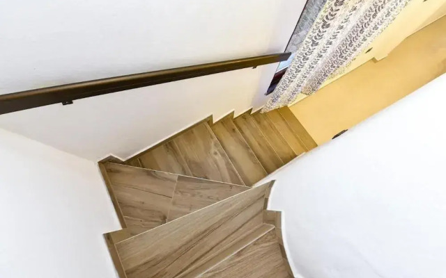 Stylish Family Retreat With Shared Pool