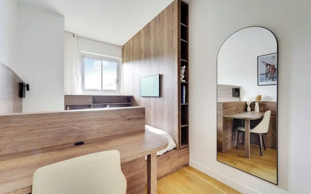 Exclusive Apt w/ Rooftop -2bd/4p Porte D'auteuil