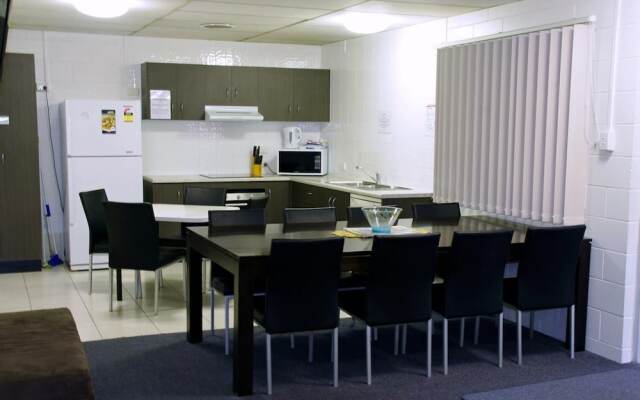 Cedar Lodge Motel Townsville