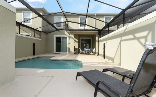 Adorable new Townhouse Near Disney