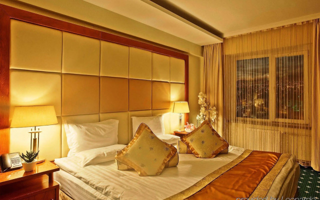 Kempinski Hotel Khan Palace