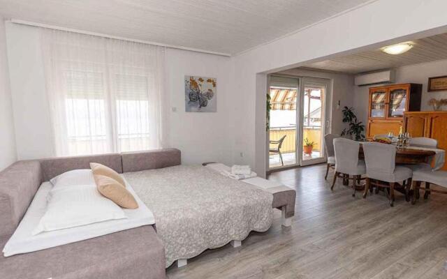 Apartment in Crikvenica 42244