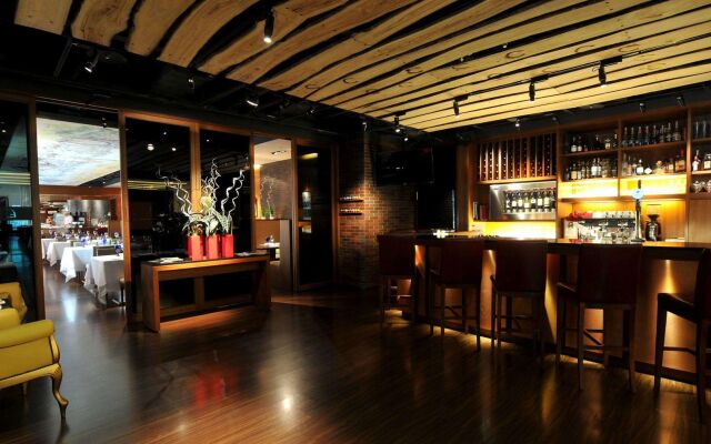 Grand Victoria Hotel