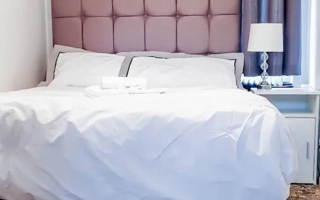 Room in Guest Room - Cosy Double Private Bedroom 2-3