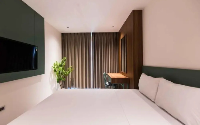 Luxe Paradise Suites Hotel Hoang Cau