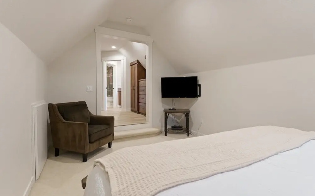 12 Siskin 5 Bedroom Home