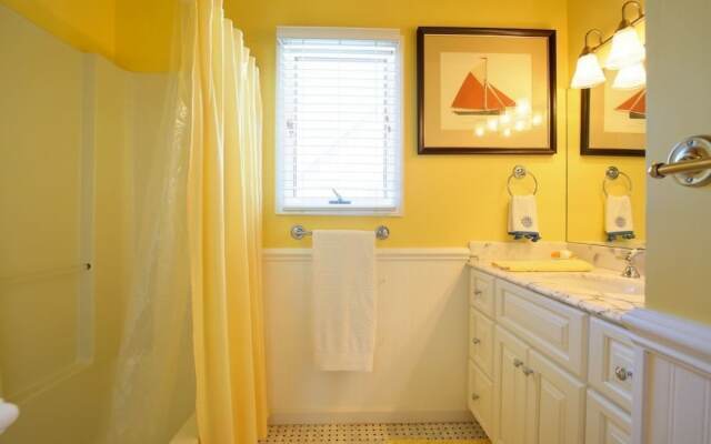 Holden Jeanie 4 Bedroom Home by RedAwning