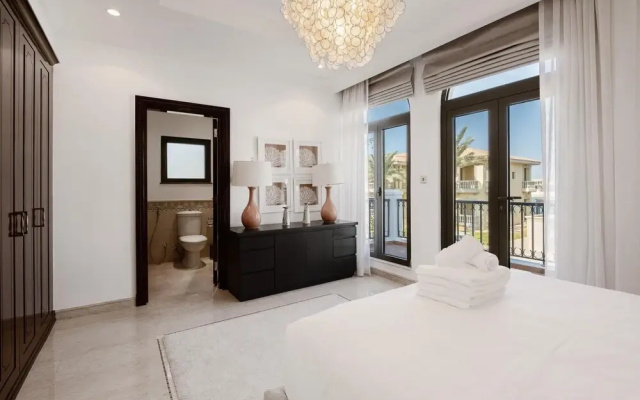Villa on Beach w Private Pool The Palm Jumeirah