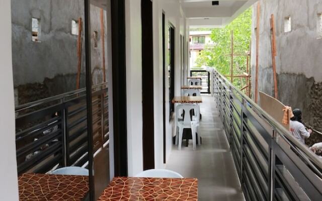 Chelle's Apartelle - Inn