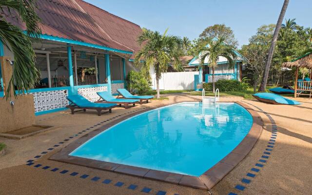 Blu' Beach Bungalows